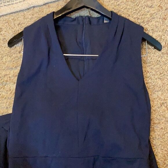 T Tahari | Blue V-neck Sleeveless Jumpsuit | 6 - Picture 3 of 11